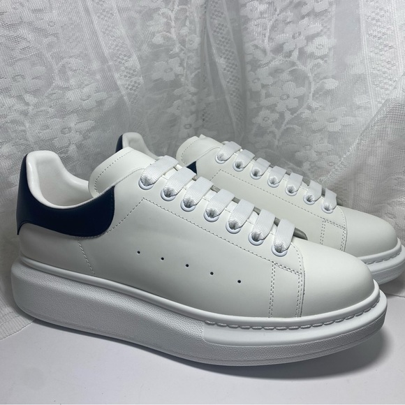 Alexwander McQueen Sneakers - Picture 1 of 5